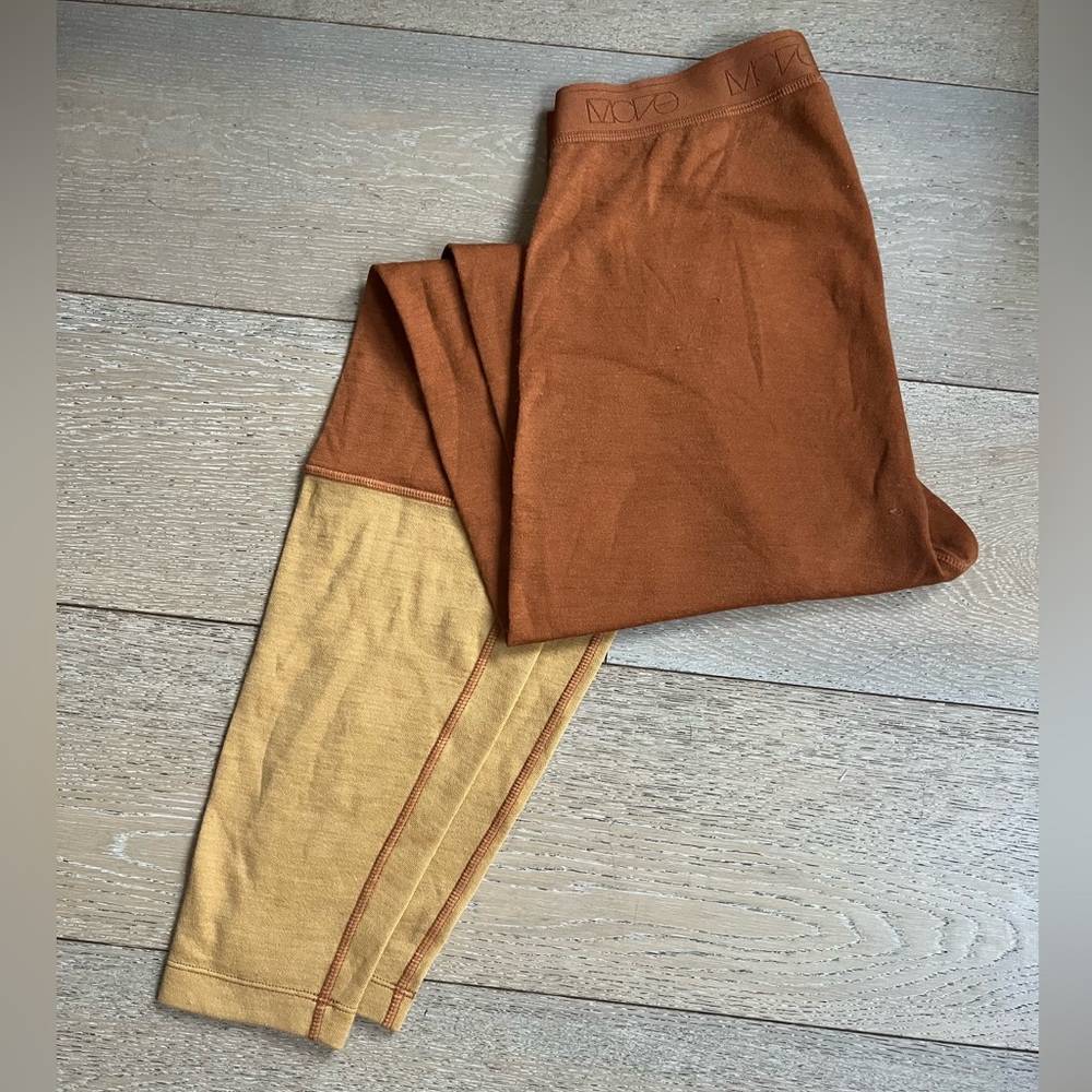 Merino wool thermal ski leggings, women’s size medium